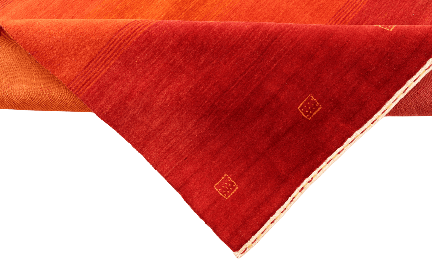 Djupröd i harmonisk toning - Designmatta.se