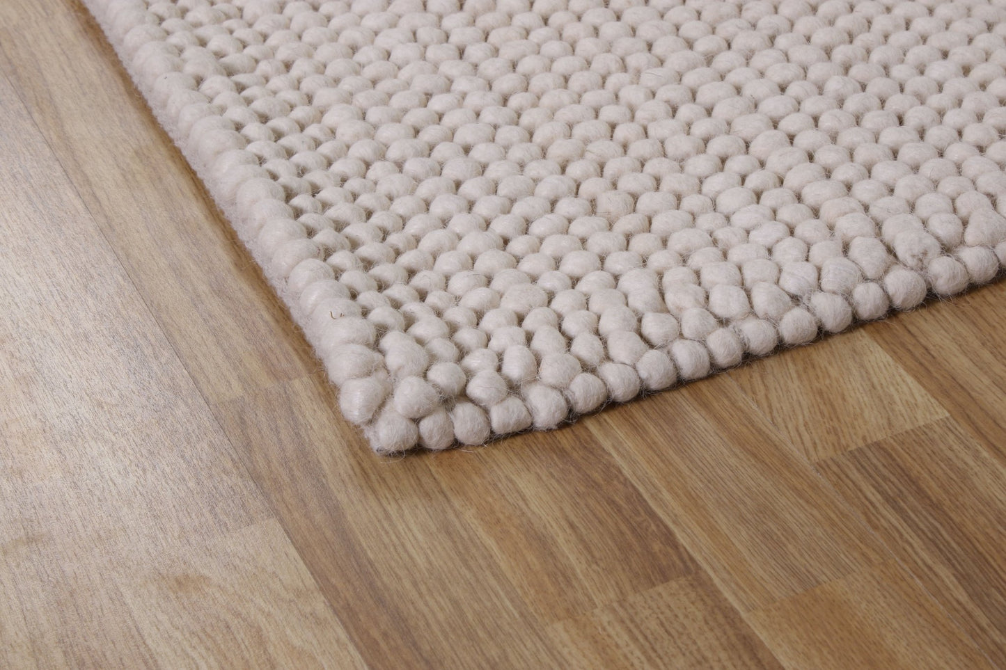 Bubbel - vit - Designmatta.se