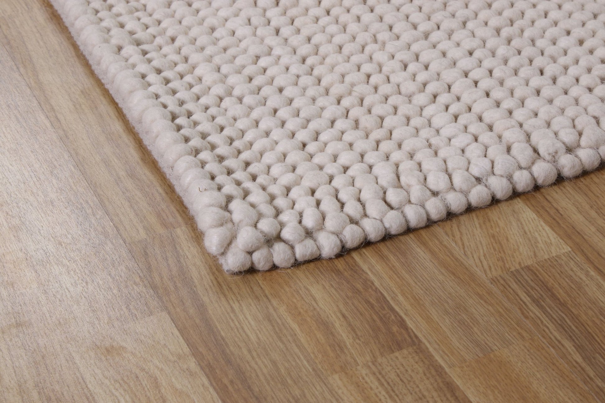 Bubbel - vit - Designmatta.se