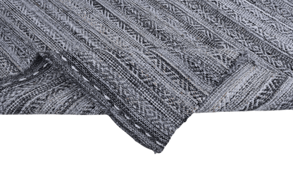 Röllakan Tradition - svart - Designmatta.se