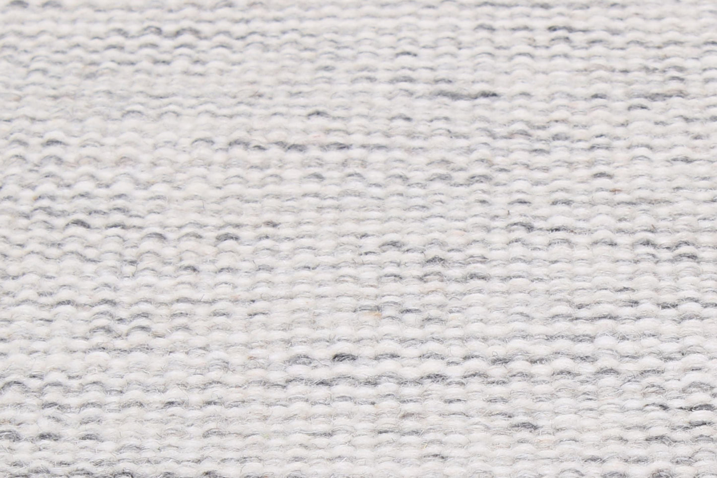 Sahara - ljus grå - Designmatta.se