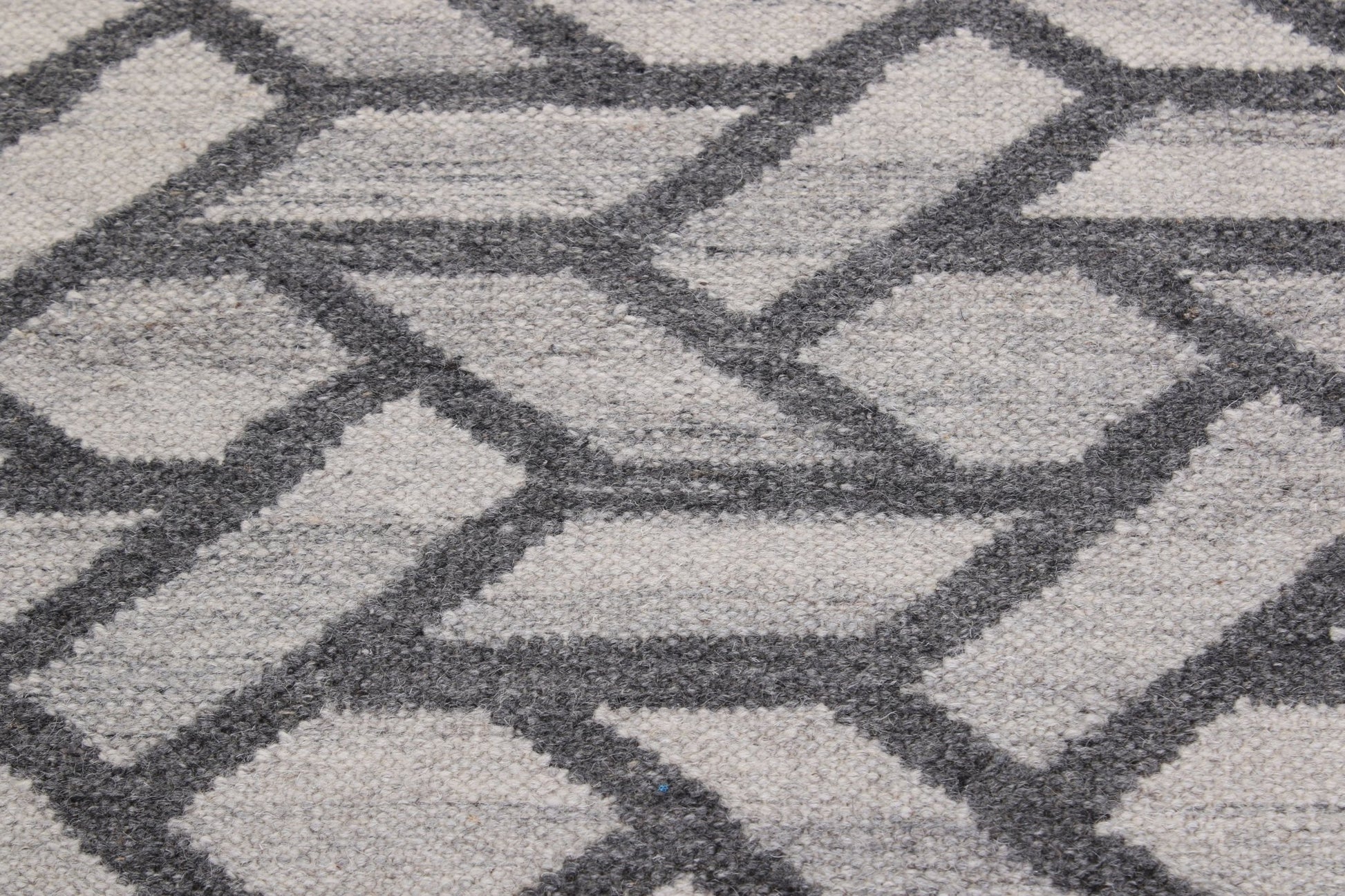 Nordic Hex - Ljusgrå - Designmatta.se