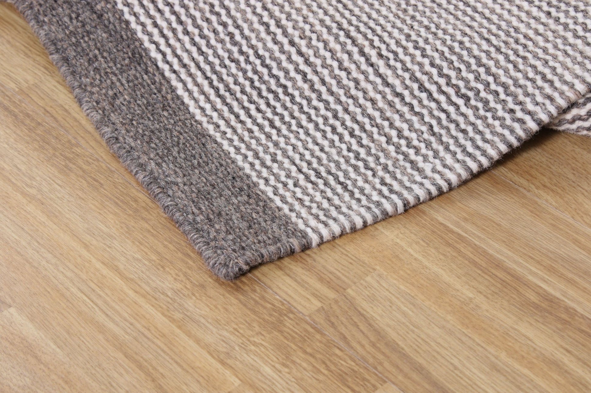 Sahara - Grå - Designmatta.se