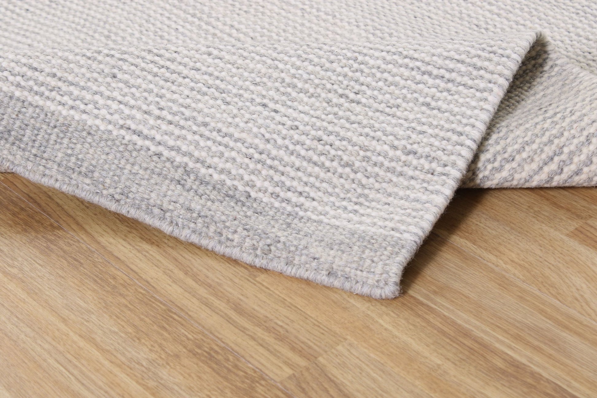 Sahara - Ljus grå - Designmatta.se