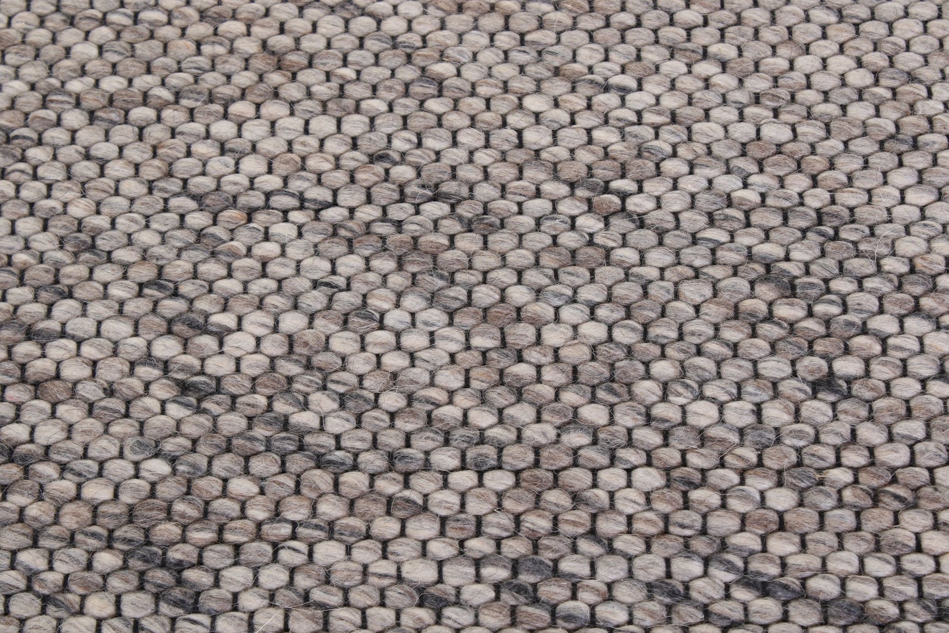 Diamond - dk grå brun - Designmatta.se