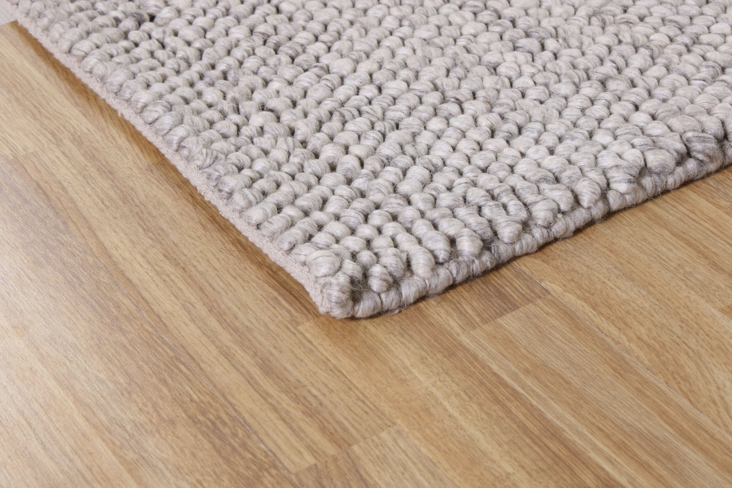 Bubbel - ljus grå - Designmatta.se