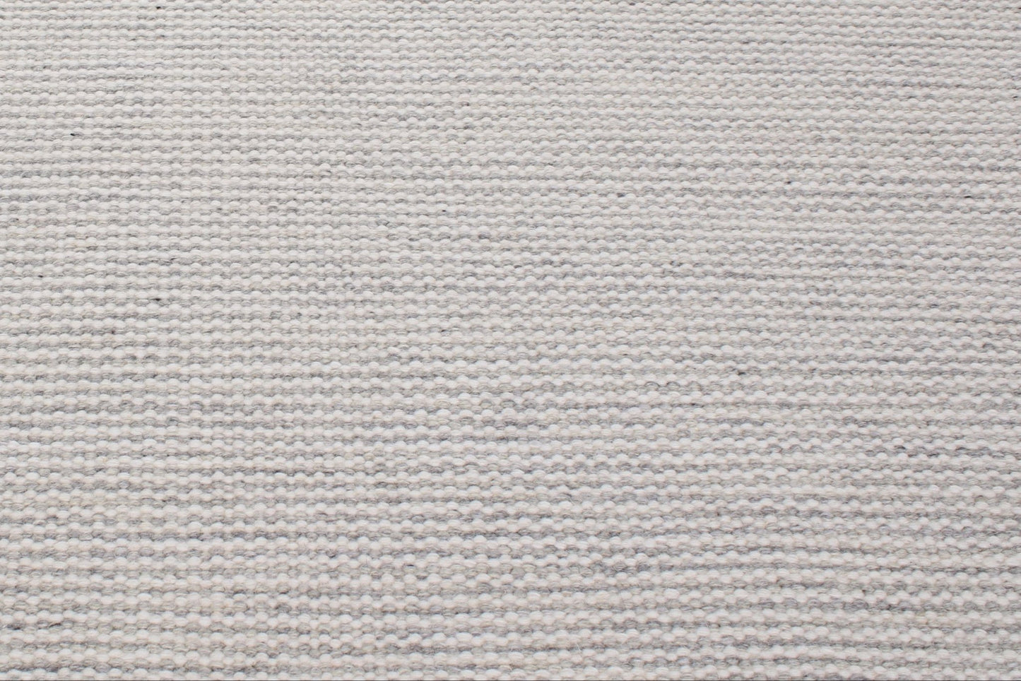 Sahara - Ljus grå - Designmatta.se