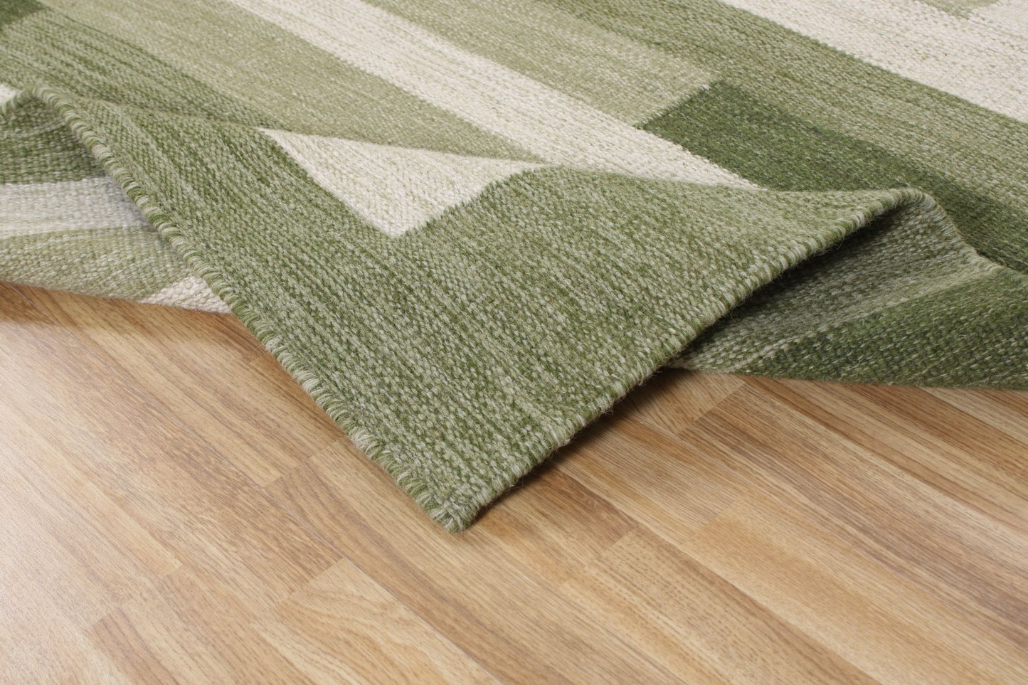 Röllakan Ormen - Grön - Designmatta.se