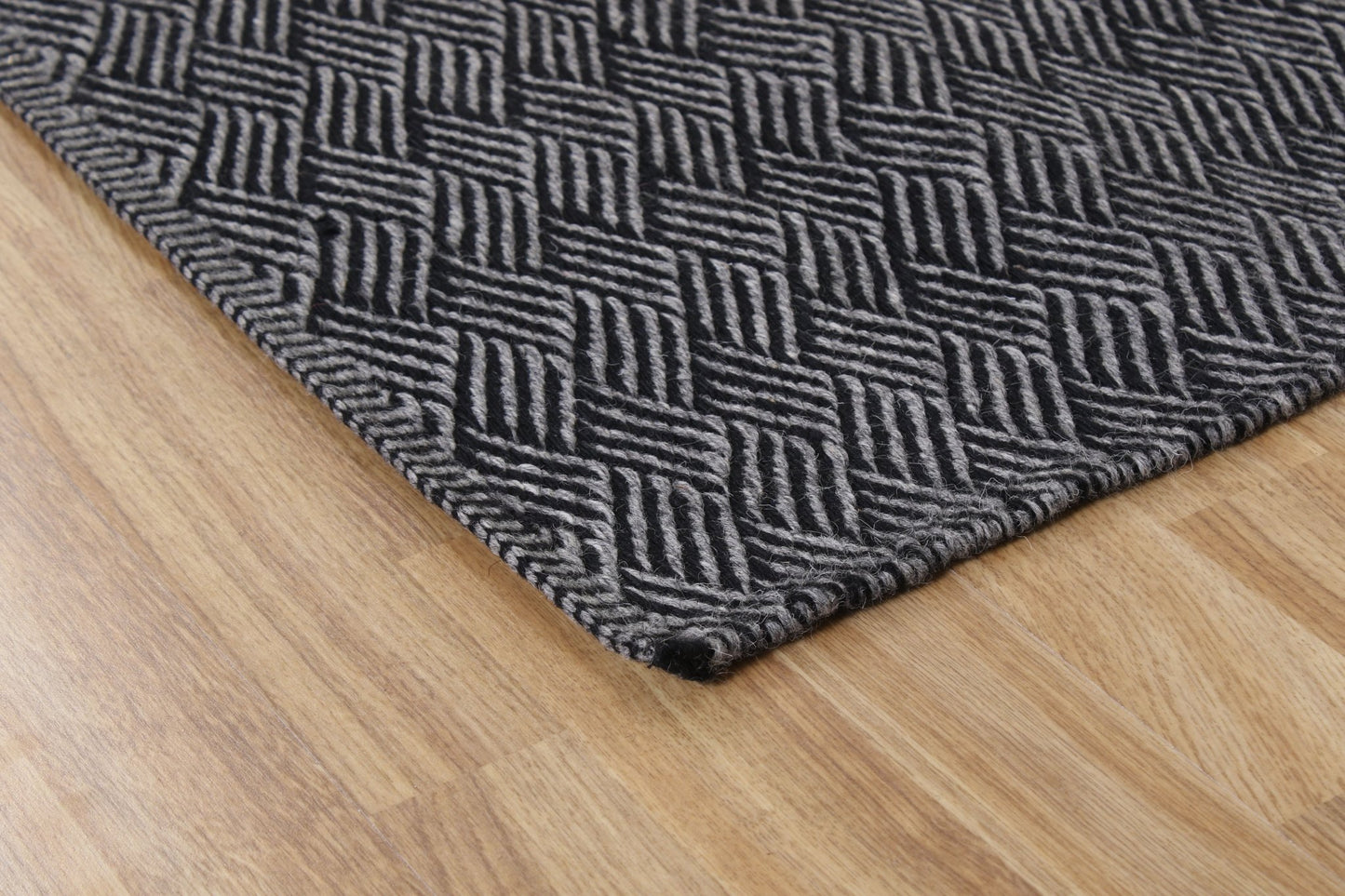 Zebra - svart - Designmatta.se