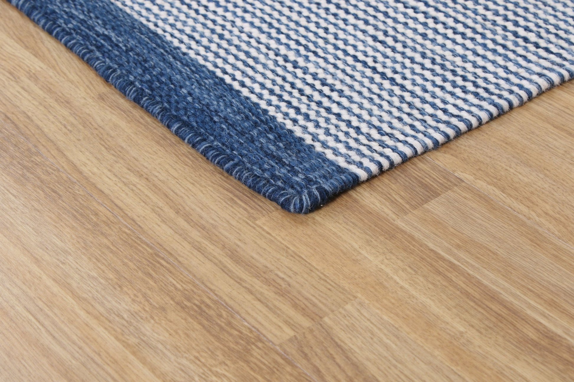 Sahara - Blå - Designmatta.se