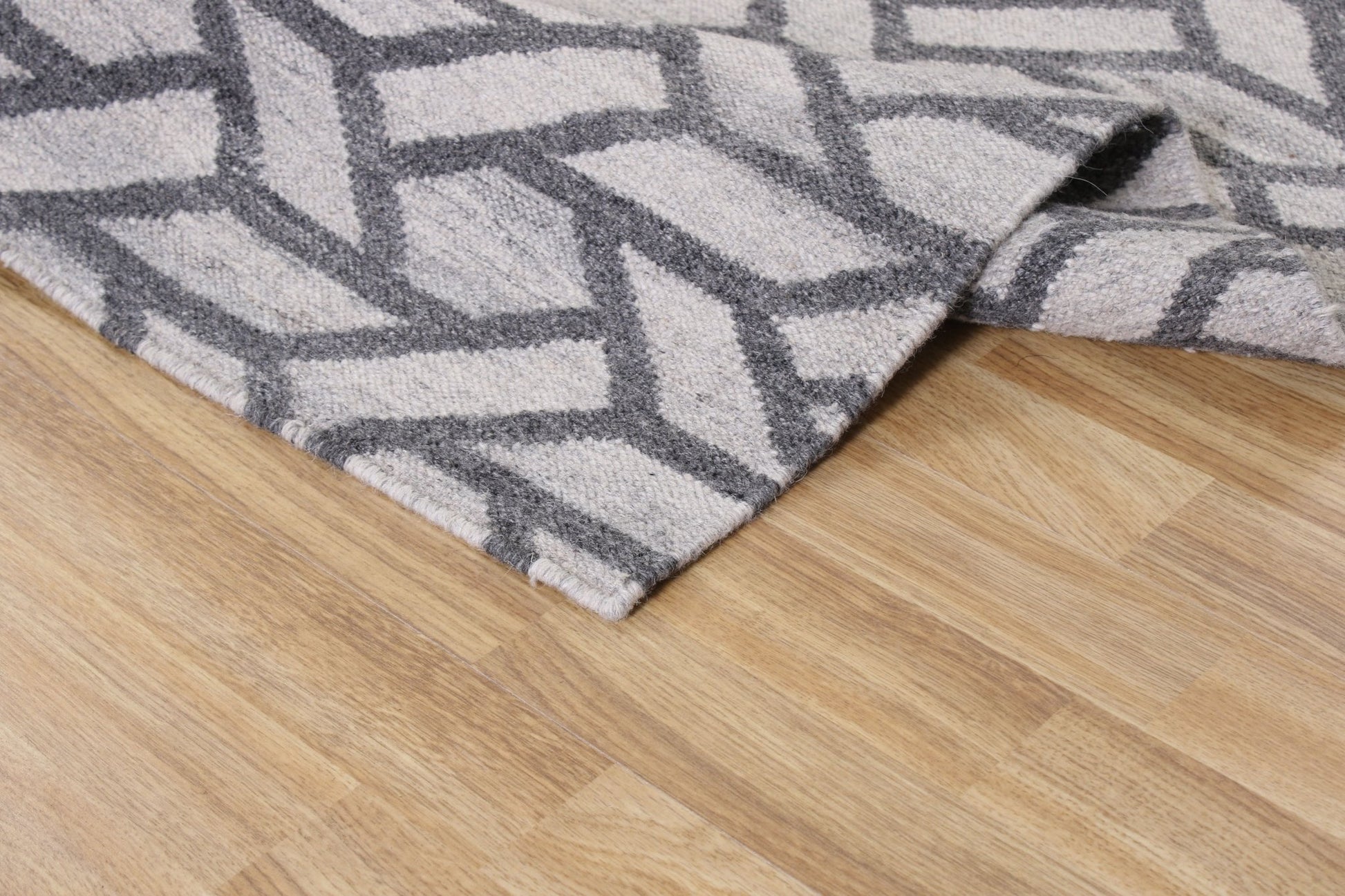 Nordic Hex - Ljusgrå - Designmatta.se