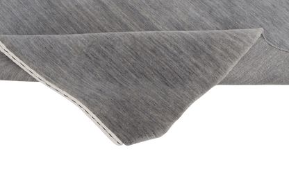 Melerad grå i tidlös enkelhet - Designmatta.se