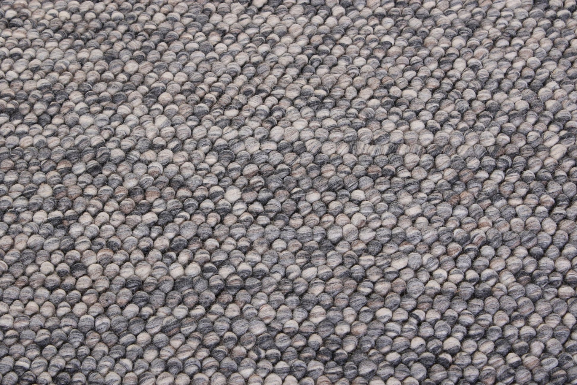 Bubbel - mörkgrå - Designmatta.se