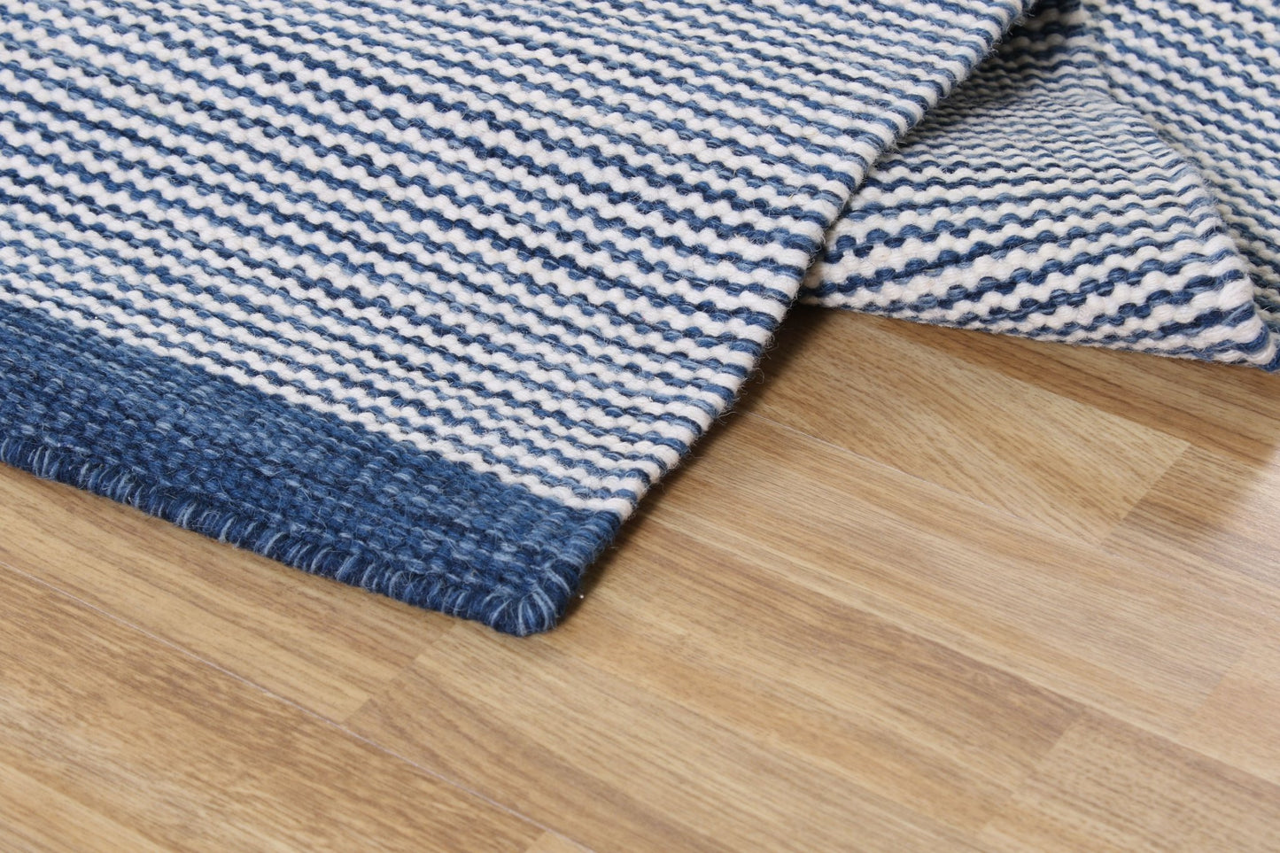 Sahara - Blå - Designmatta.se