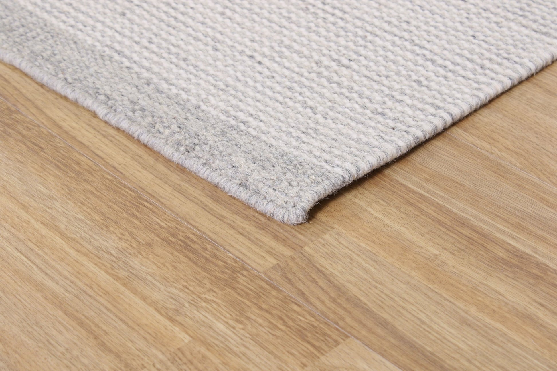 Sahara - Ljus grå - Designmatta.se