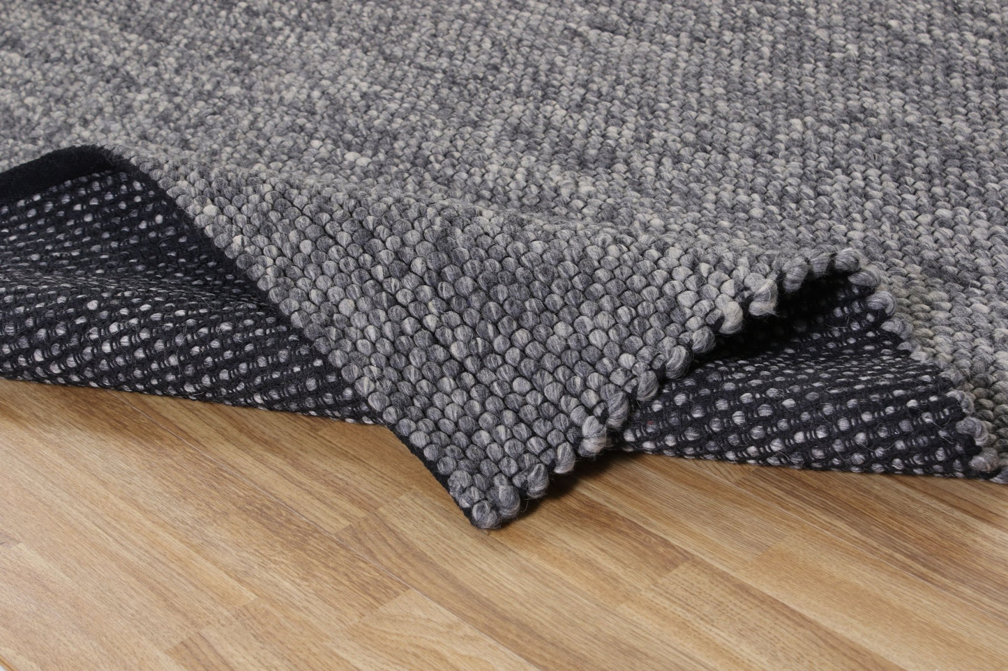 Diamond - Mörkgrå - Designmatta.se