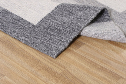 Röllakan Ormen - Grå - Designmatta.se